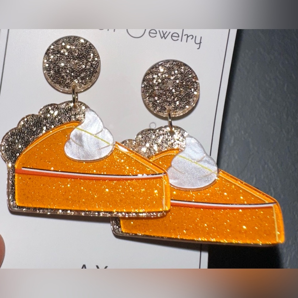 Pumpkin Pie Slice Earrings! So cute! 🥧